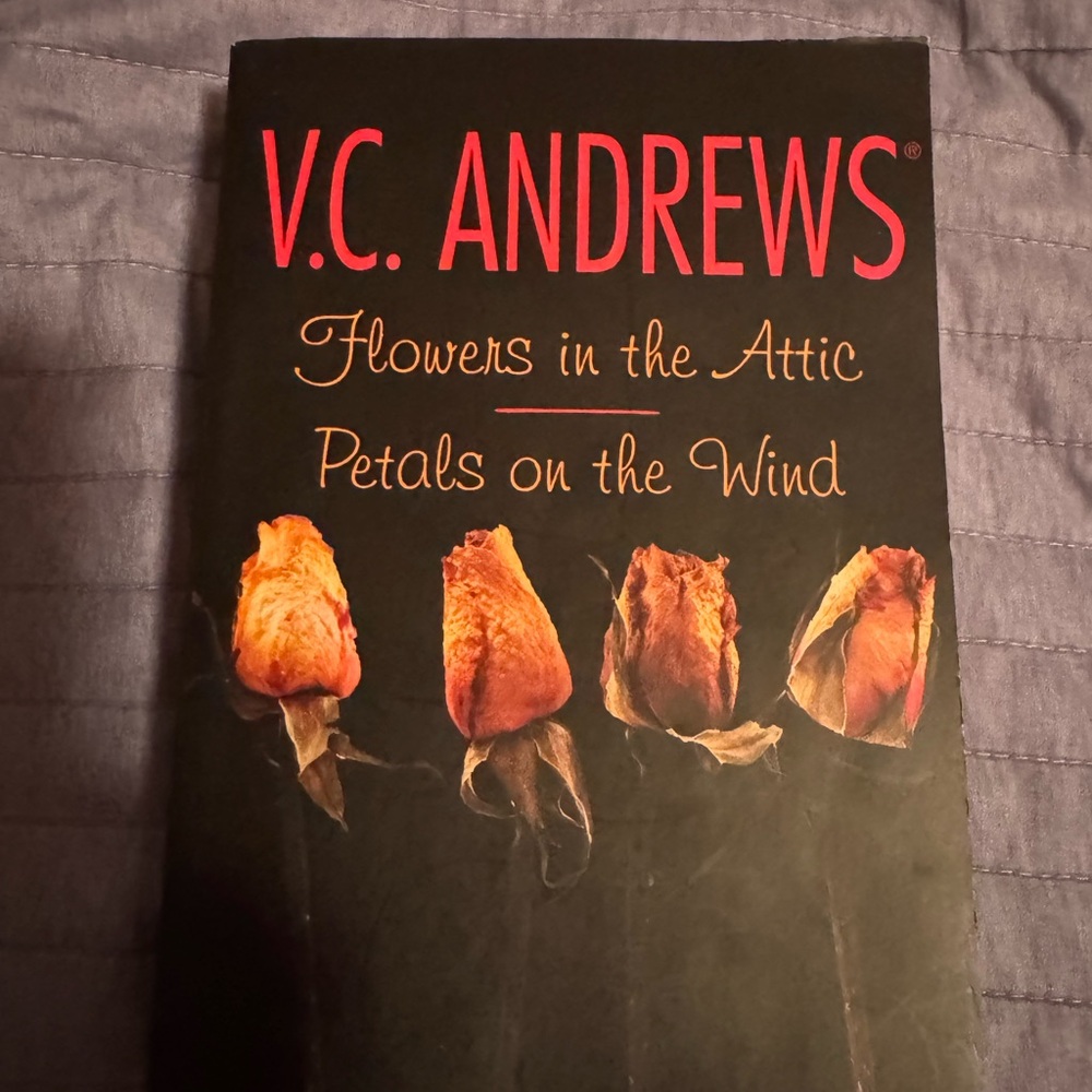 V.C. Andrews Book Set - Flowers in the Attic & Petals on the Wind